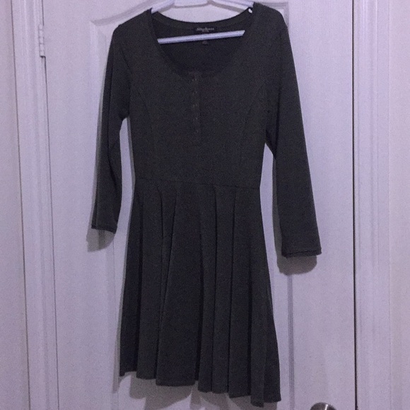 Green flare mid sleeve dress - Picture 1 of 1